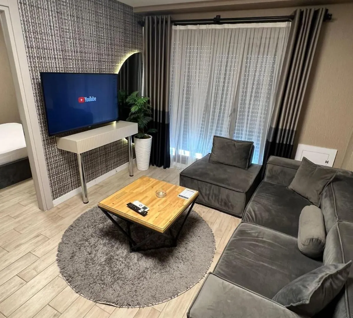 Safran Suit Otel Buca 0*,  Turkiet